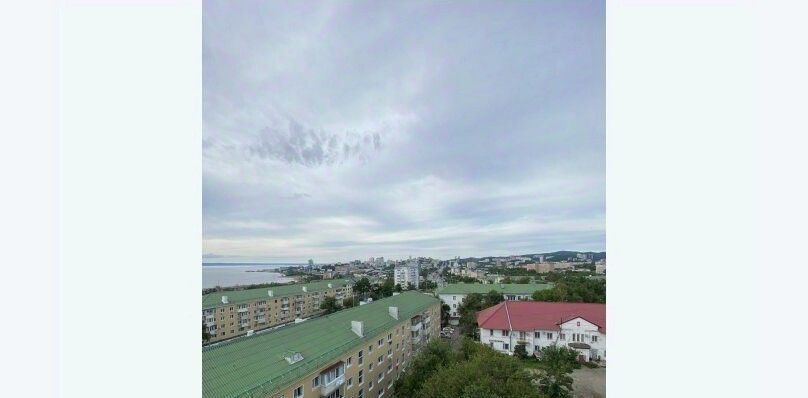 квартира г Владивосток р-н Первореченский пр-кт 100-летия Владивостока 46а фото 13