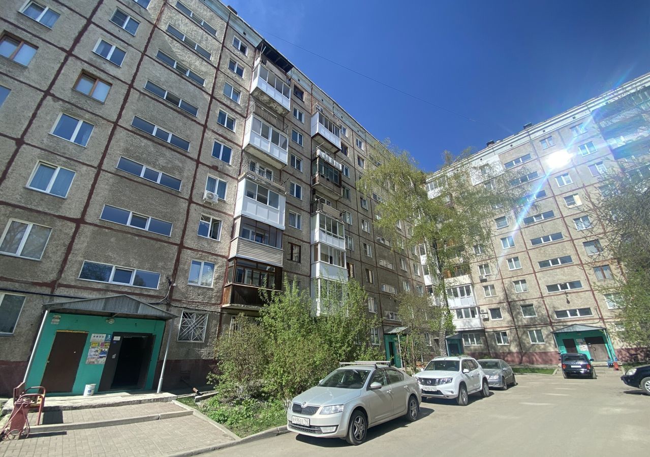 Продам четырехкомнатную вторичку на проспекте Октябрьском 82 в Ленинском  районе в городе Кемерово 80.0 м? этаж 8/10 6900000 руб база Олан ру  объявление 121300577