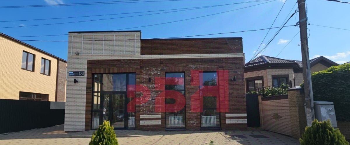 торговое помещение г Батайск ул Октябрьская 131 фото 1