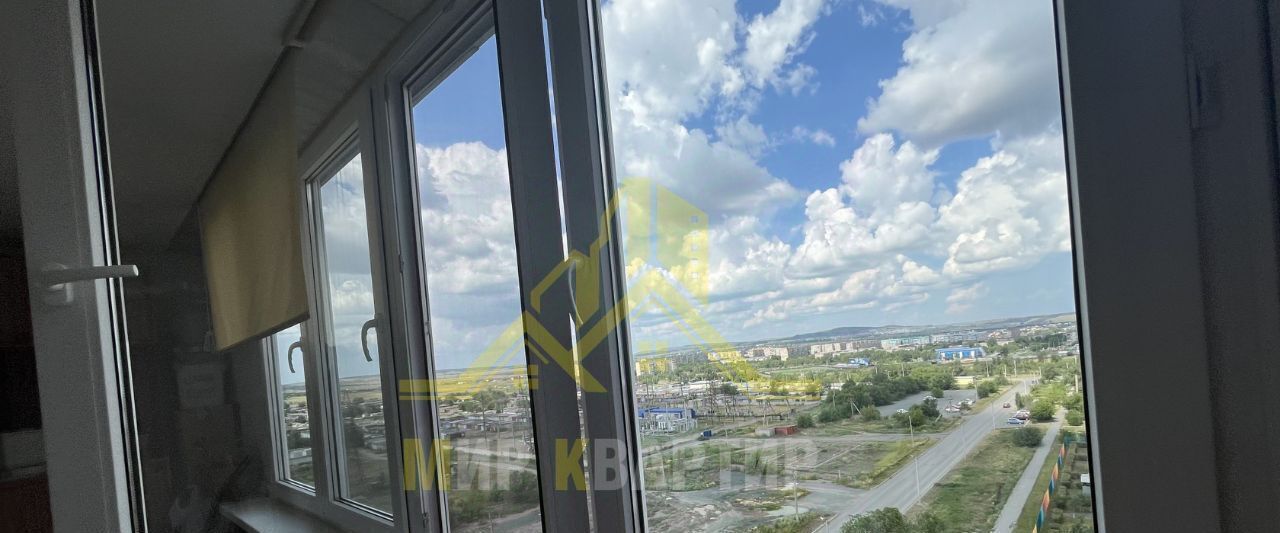 квартира г Орск р-н Октябрьский ул Стартовая 27 фото 1