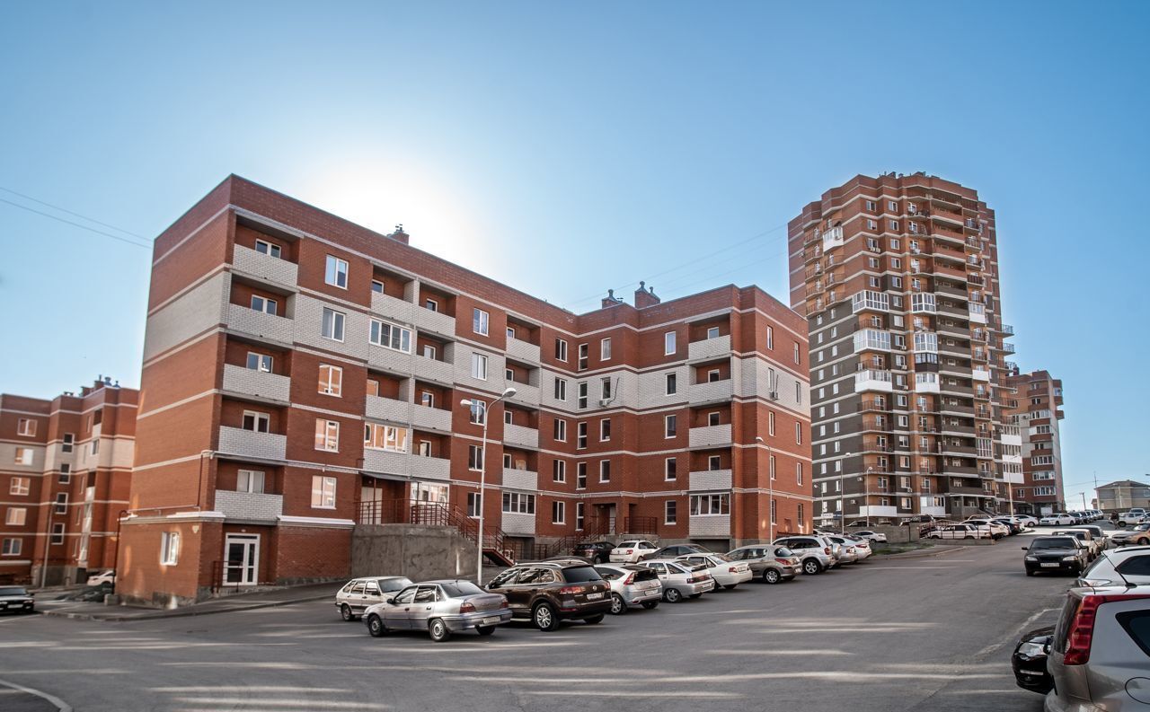 квартира г Волгоград р-н Кировский ул 70-летия Победы 21а фото 2