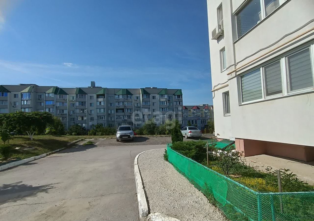 квартира г Саратов р-н Волжский ул им Исаева Н.В. 2б фото 12