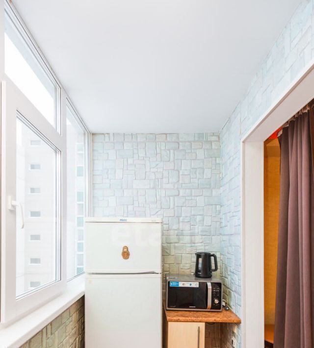 квартира г Сургут ул Ивана Захарова 10 30А фото 5