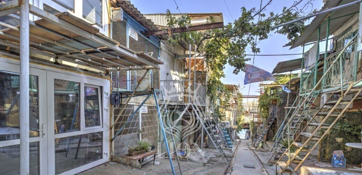 гараж г Алушта п Семидворье пер Солнечный фото 8