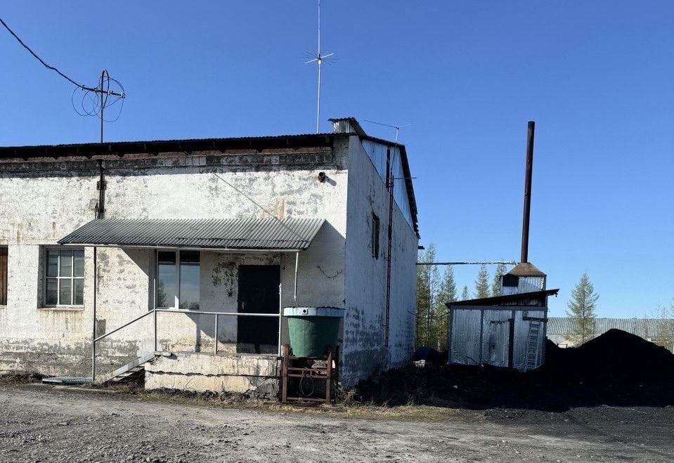 гараж у Томпонский п Хандыга фото 3