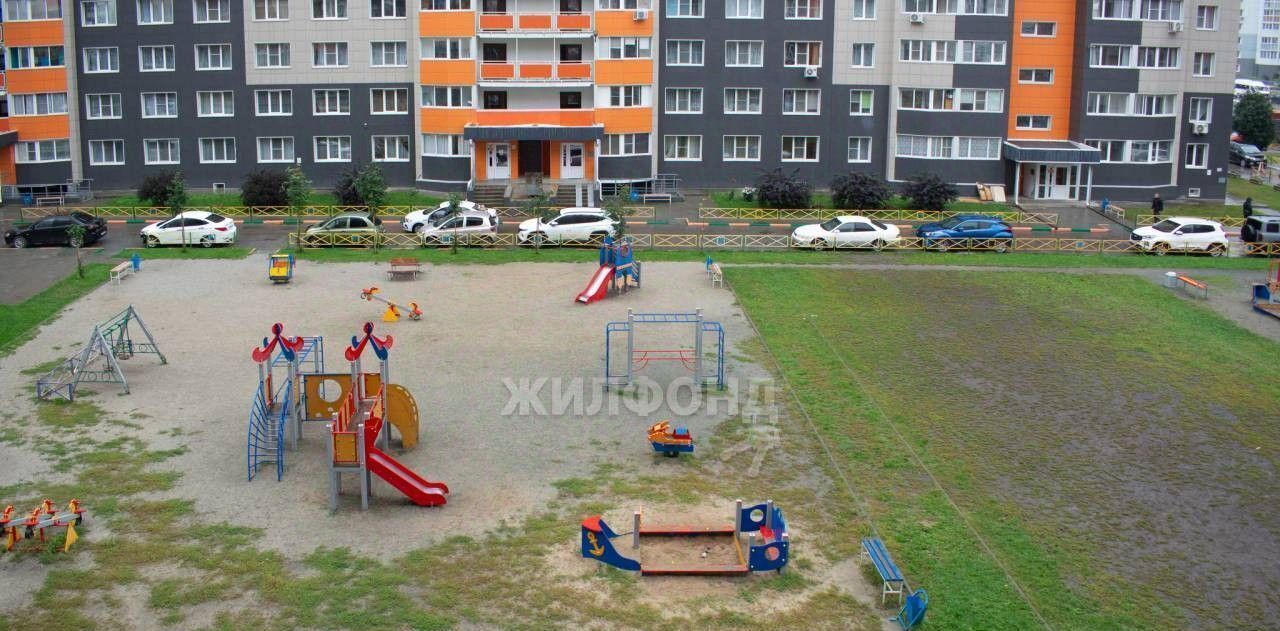 квартира г Барнаул р-н Индустриальный ул Солнечная Поляна 111 фото 6