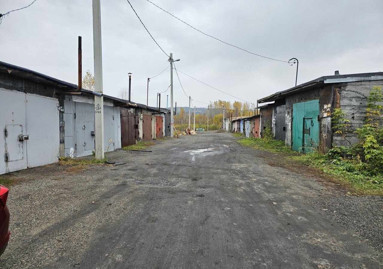 гараж г Мыски тер общество "Сибиргинская автобаза" 4й Кемеровская обл. - Кузбасс, ряд фото 2