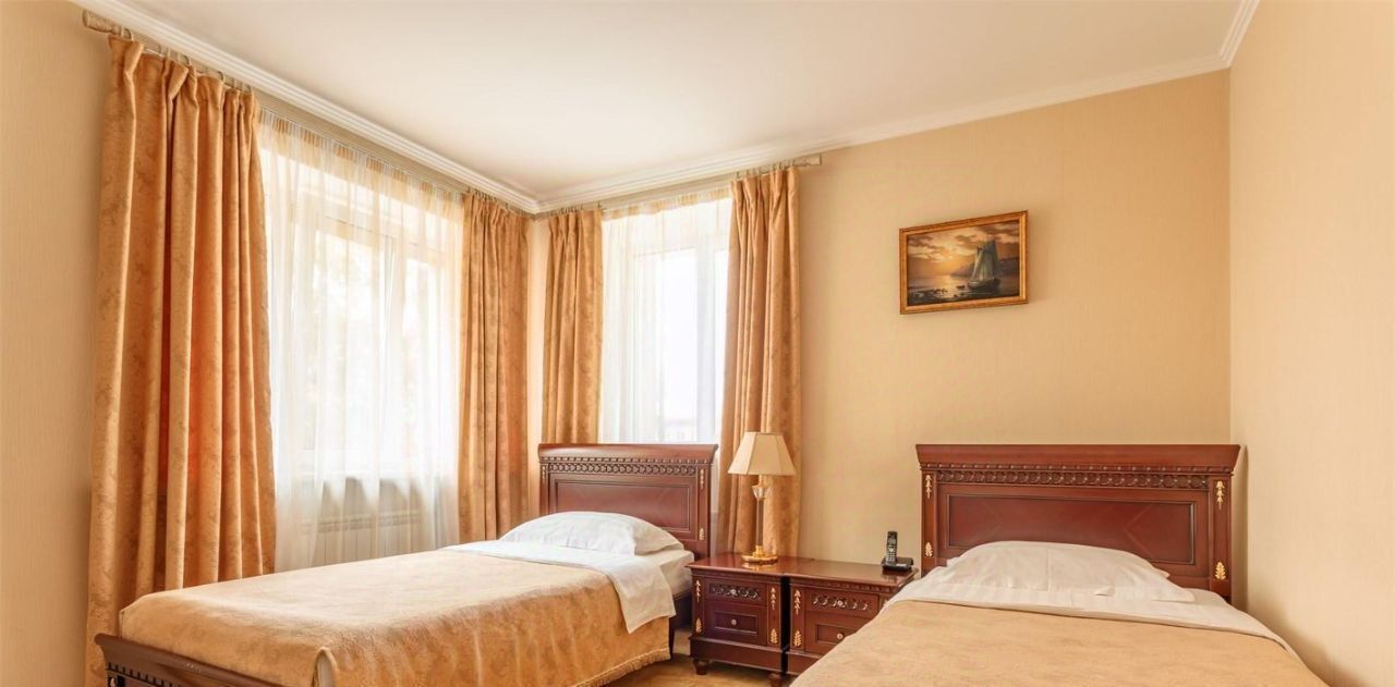 комната г Екатеринбург Площадь 1905 года, ул. Коминтерна, 1 фото 1