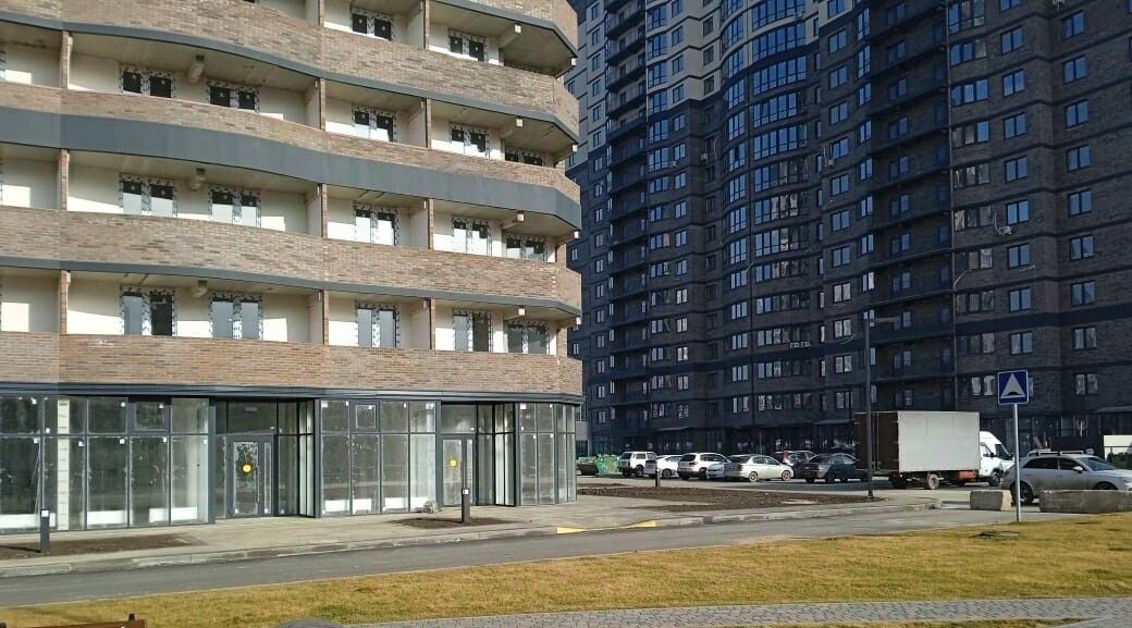 квартира г Краснодар р-н Прикубанский ул им. Адмирала Крузенштерна 5/2 фото 8
