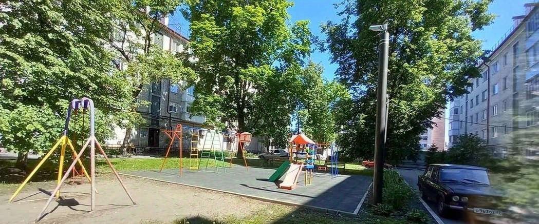 квартира г Брянск р-н Советский ул Емлютина 43 фото 19