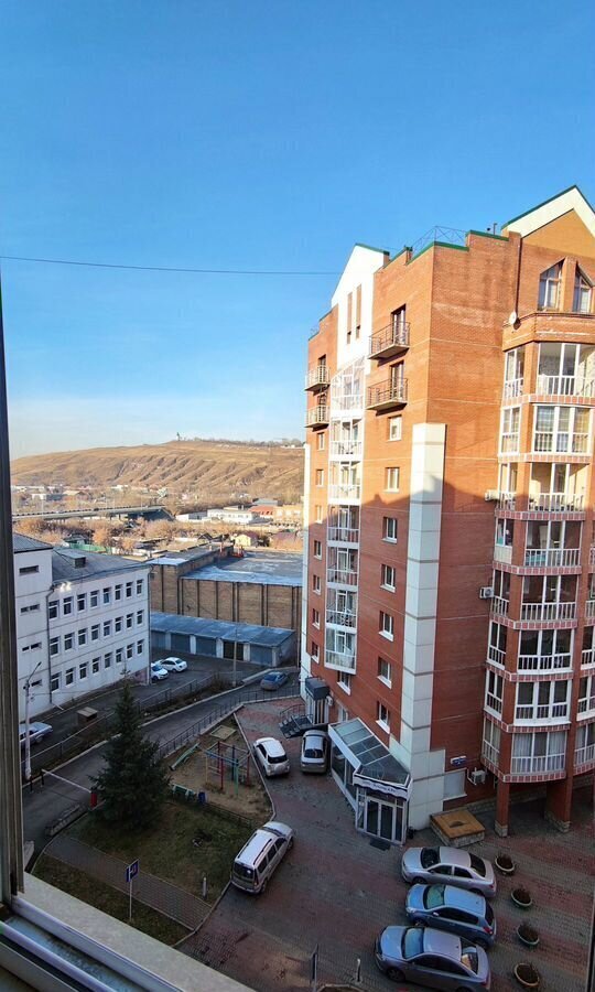 квартира г Красноярск р-н Центральный ул Ады Лебедевой 31/38 фото 2