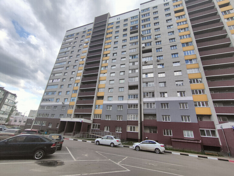 квартира г Брянск р-н Володарский ул Есенина 22 фото 1