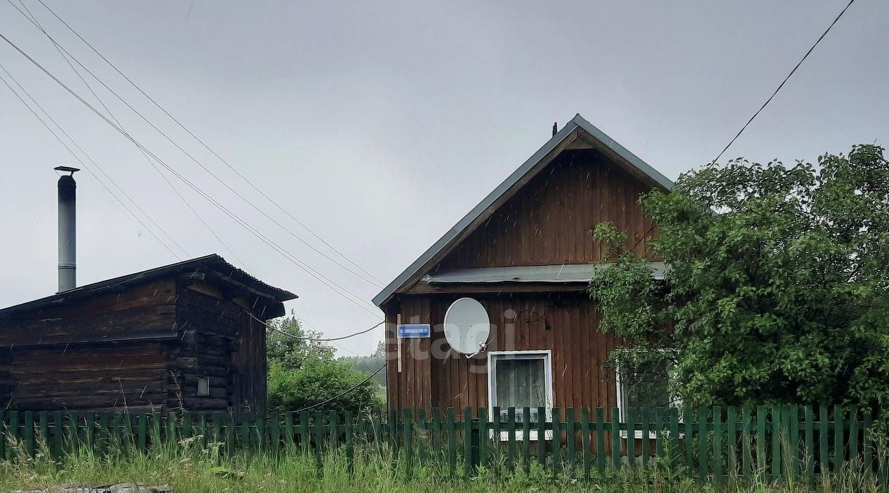 дом р-н Пригородный с Петрокаменское ул Комсомольская фото 2