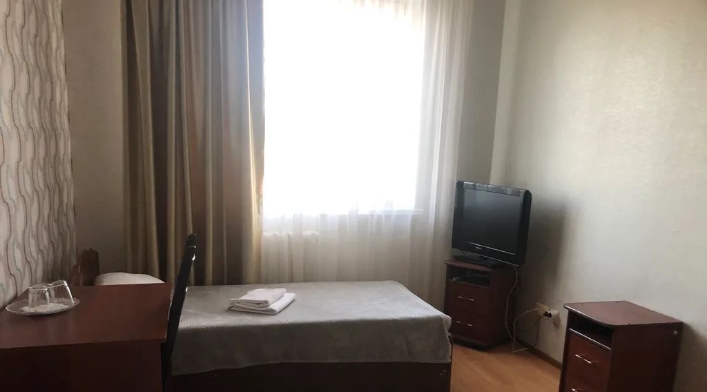 комната г Тюмень р-н Калининский ул Буковая 33 фото 3