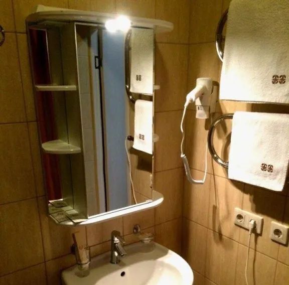 комната г Омск р-н Центральный ул Масленникова 26 фото 5