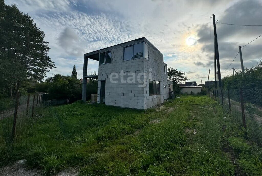 дом г Пионерский ул Октябрьская фото 2