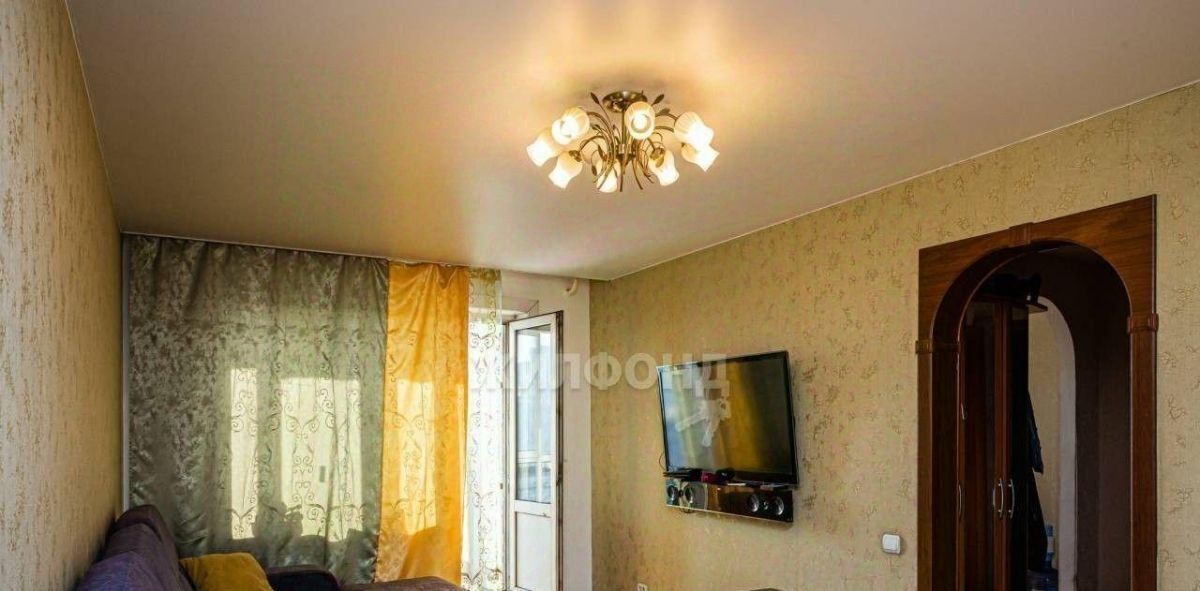 квартира г Новокузнецк р-н Центральный ул Кирова 75 фото 1
