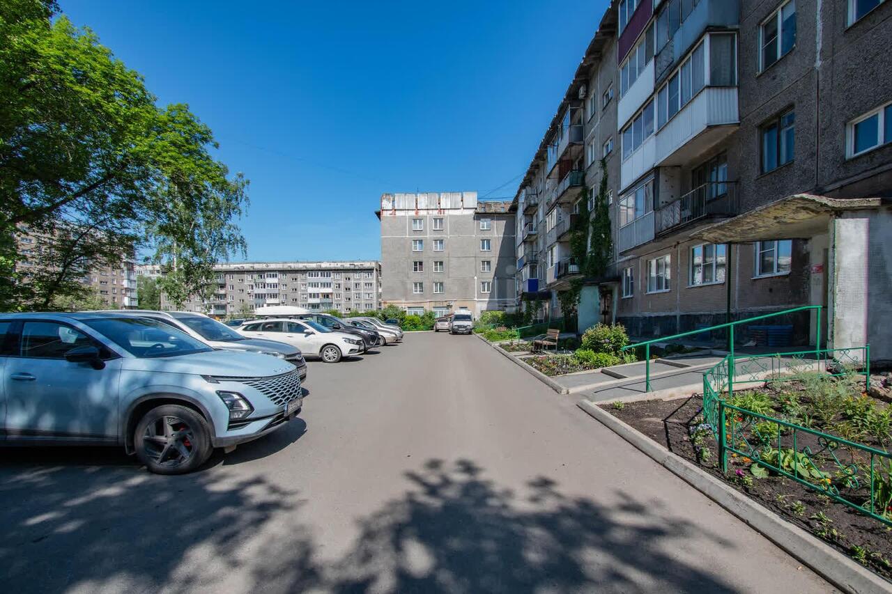 квартира г Новокузнецк р-н Центральный ул Кирова 95 фото 3