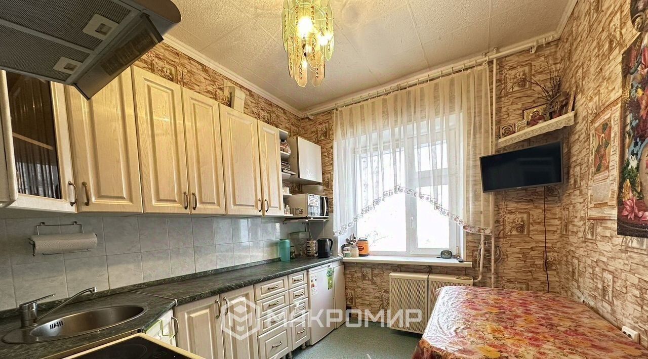 квартира г Сургут ул Григория Кукуевицкого 10 А фото 2