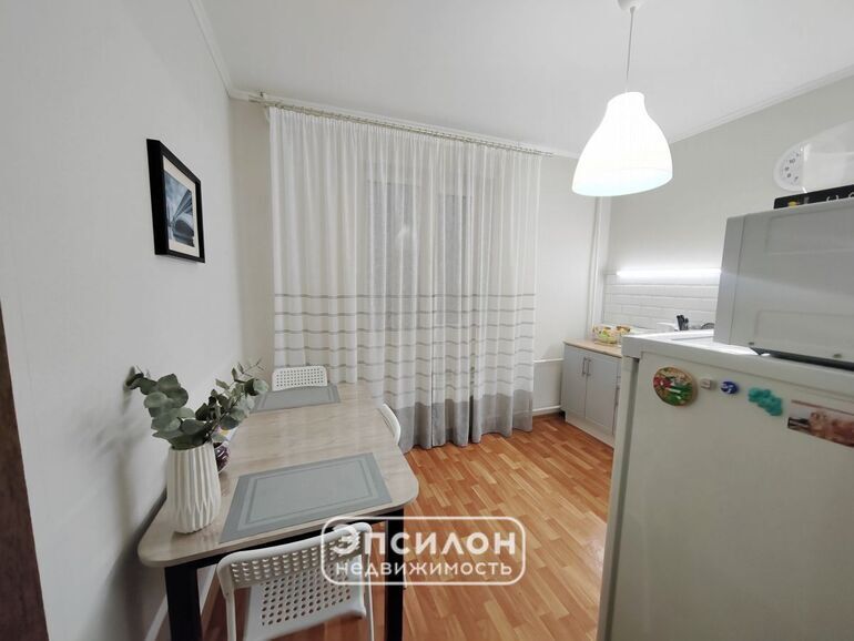 квартира г Курск р-н Центральный пр-кт Вячеслава Клыкова 85 фото 3