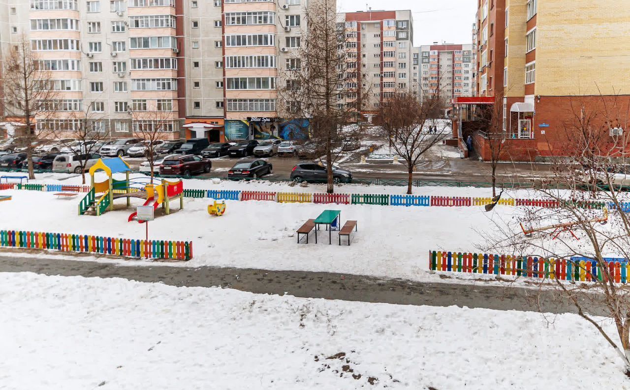 квартира г Тюмень р-н Восточный ул Пермякова 76к/2 фото 11