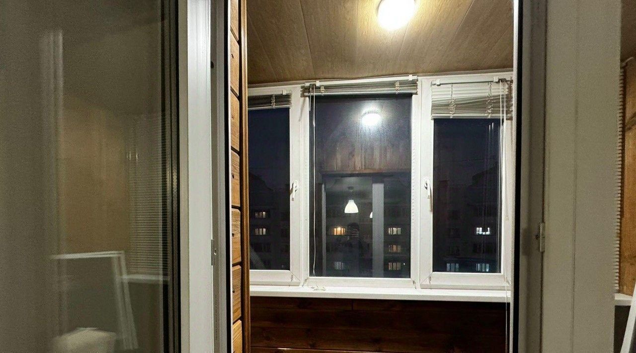 квартира г Омск р-н Центральный ул Тарская 259к/1 фото 11