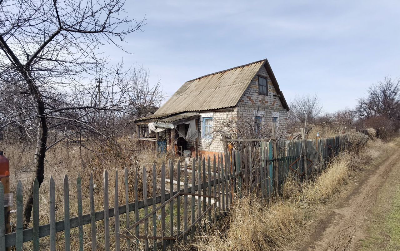 дом г Волгоград р-н Красноармейский снт Строитель 1 ул Вишневая фото 2