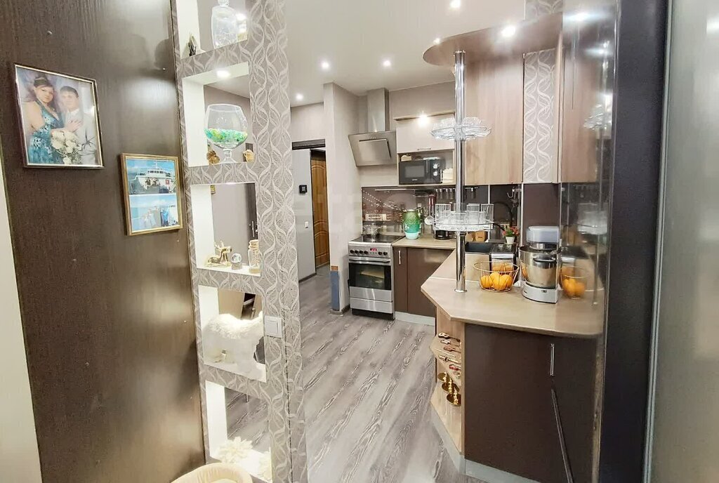 квартира г Тюмень ул Тимофея Чаркова 79к/2 фото 2