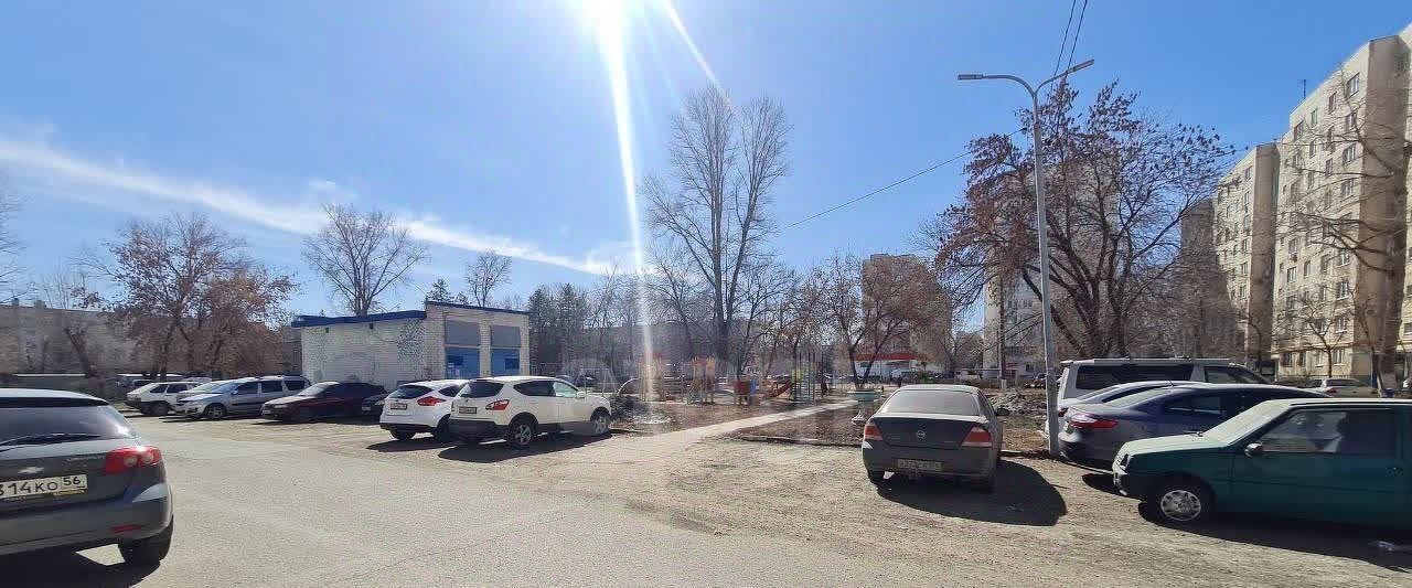 квартира г Оренбург р-н Дзержинский пр-кт Победы 160 фото 11