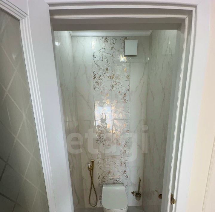 квартира г Тюмень р-н Центральный ул Мельникайте 36к/2 фото 9