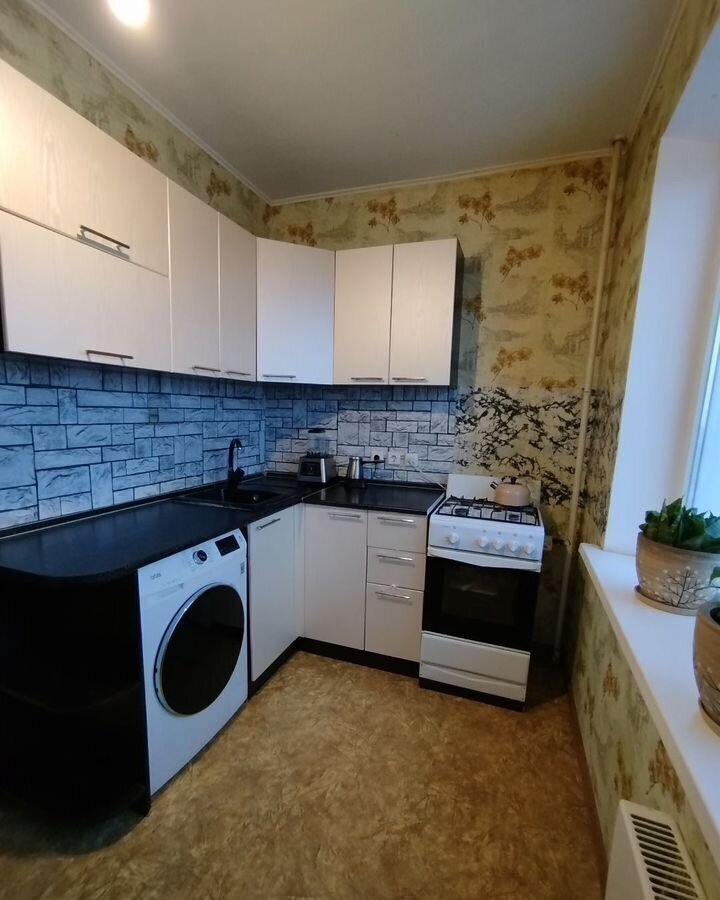квартира г Саратов р-н Заводской 1-й пр. Энергетиков, 14/16 фото 2