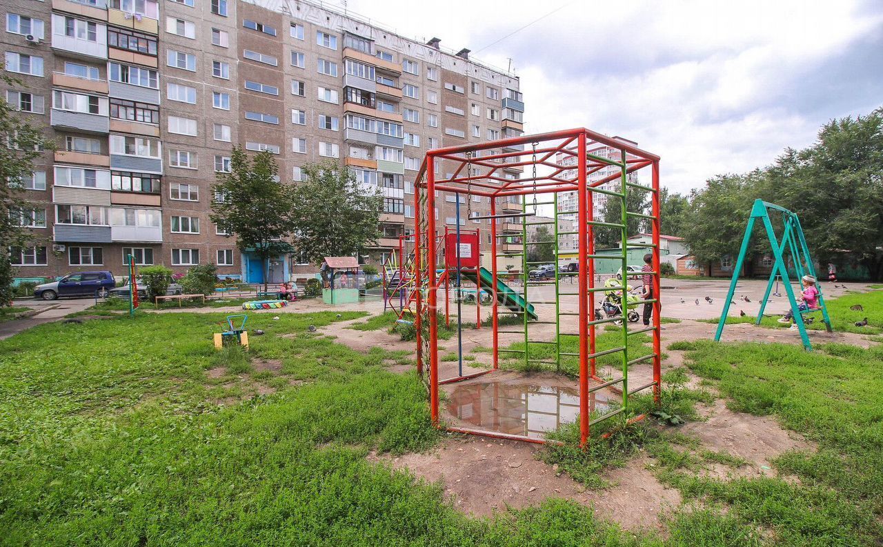 квартира г Барнаул р-н Октябрьский ул 40 лет Октября 2/18 фото 20