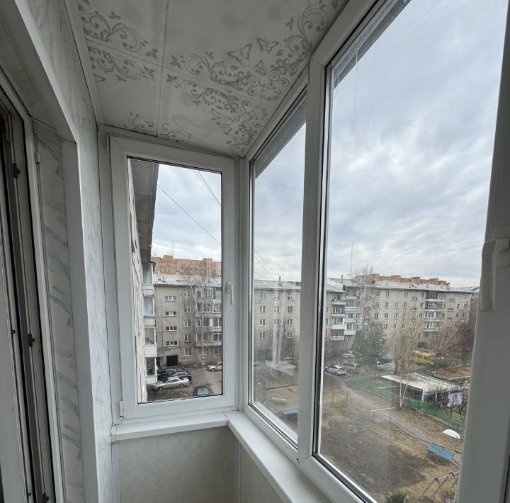 квартира г Красноярск р-н Октябрьский ул Гусарова 25 фото 2