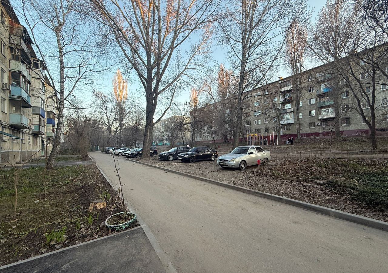 квартира г Саратов р-н Заводской ул им Азина В.М. 35а фото 4