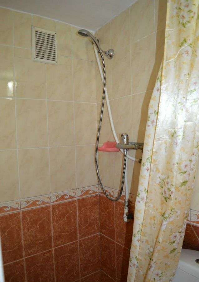 комната г Ялта ул Дражинского 21 фото 17