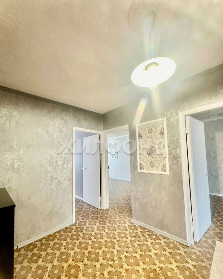 квартира г Тольятти р-н Автозаводский 10-й квартал б-р Луначарского 14 фото 3