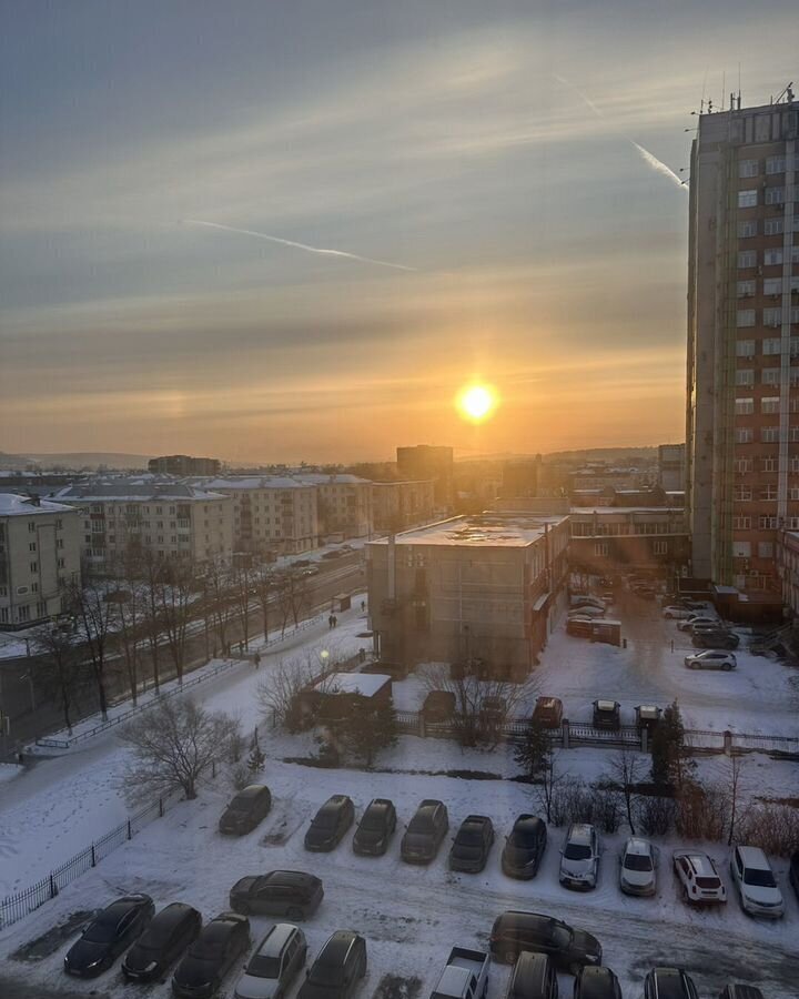 квартира г Новокузнецк р-н Центральный ул Орджоникидзе 37 фото 2