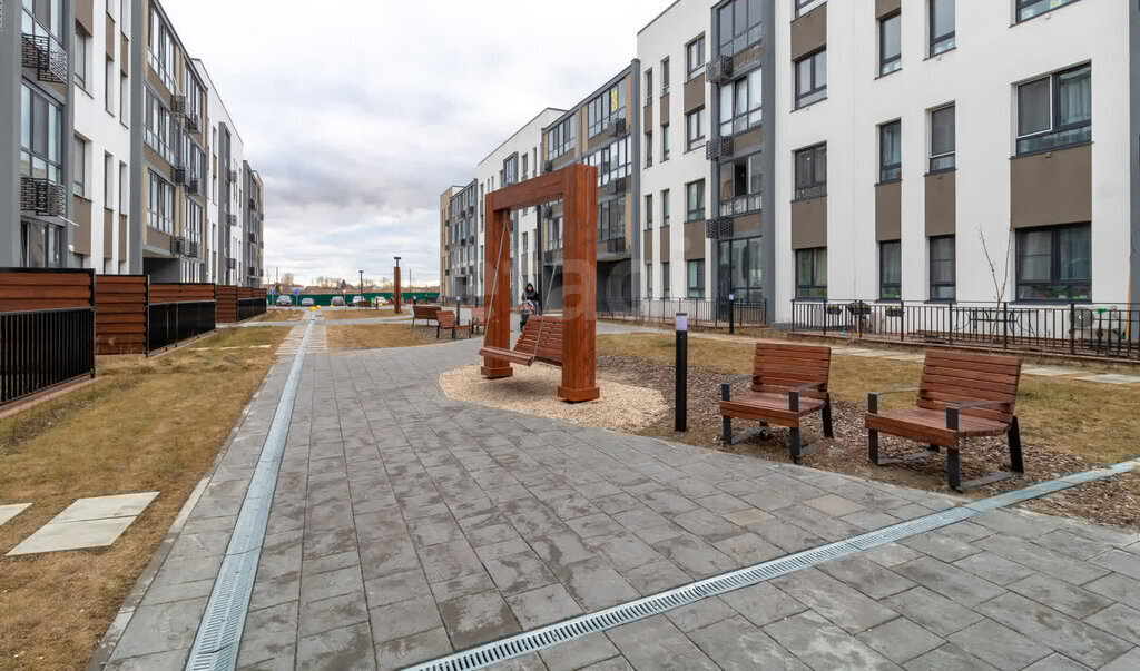 квартира г Тюмень ул Сергея Свиридова 5 фото 18