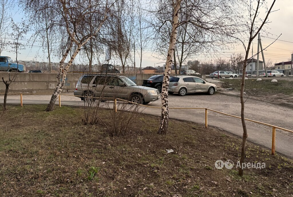 квартира г Саратов р-н Ленинский Солнечный улица имени С. Ф. Тархова, 27Б фото 16