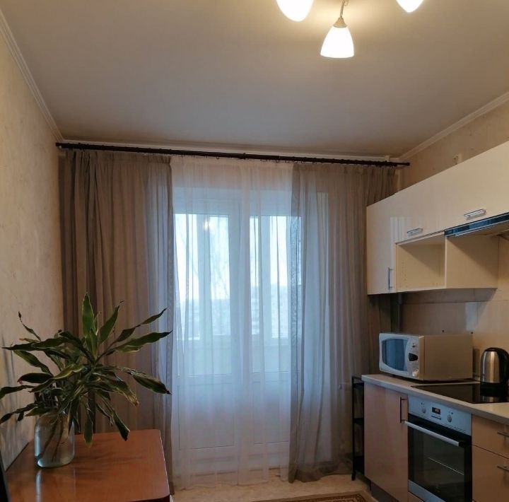 квартира г Тольятти р-н Автозаводский ул Тополиная 31 фото 2