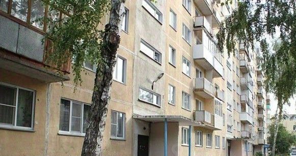 квартира г Новосибирск р-н Дзержинский Золотая Нива ул Кошурникова 39 фото 1