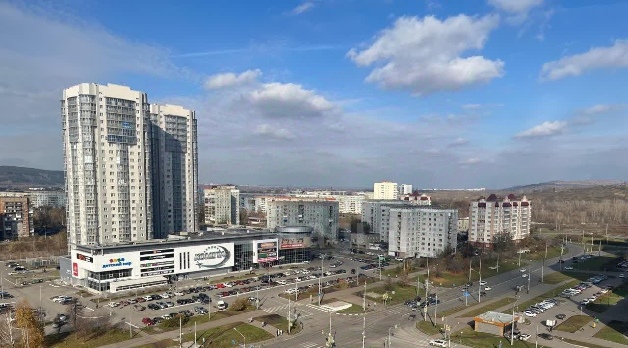 квартира г Новокузнецк р-н Центральный просп. Н. С. Ермакова, 11 фото 3
