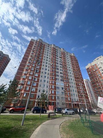 Спортивная улица, 13 фото