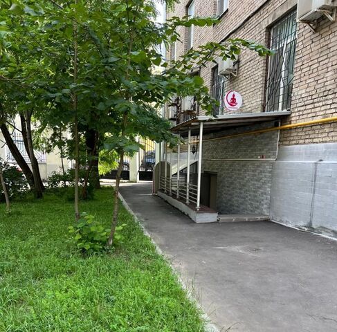 свободного назначения метро Курская фото