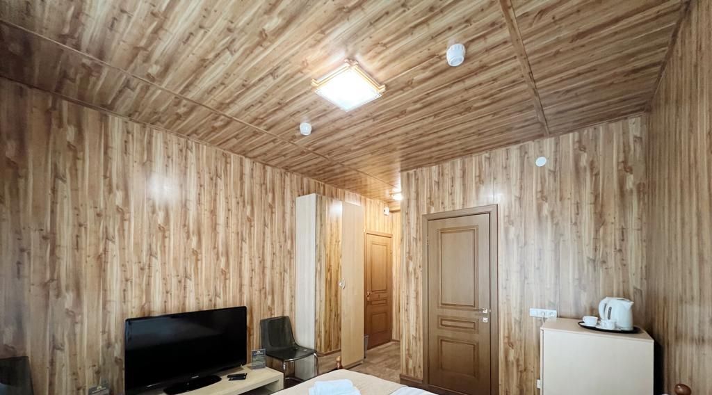 комната г Красноярск р-н Октябрьский ул Биатлонная 10 фото 2