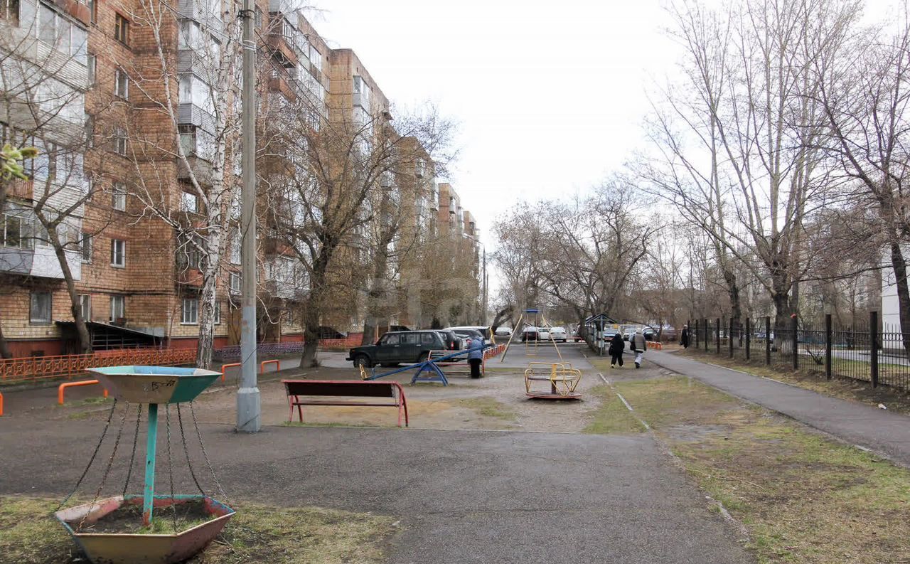 квартира г Красноярск р-н Свердловский ул 60 лет Октября 83 фото 24