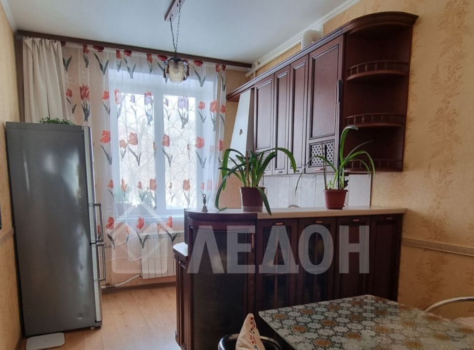 квартира г Омск р-н Советский пр-кт Мира 64 фото 1