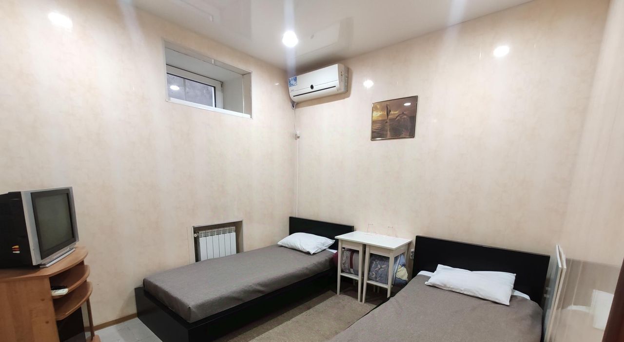 комната г Волгоград р-н Дзержинский ул им. Землячки 20 фото 1