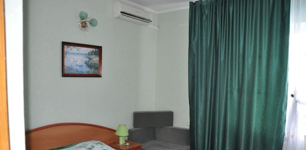 комната г Феодосия наб Черноморская 38и фото 1