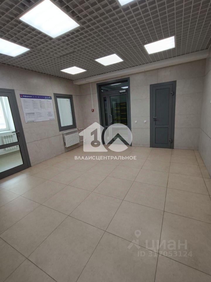 квартира г Новосибирск ул Романтиков 8/1 фото 3
